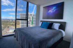 High Society Luxe 1BR Executive Apartment in the heart of Belconnen Views Pool Sauna Gym Spa WiFi Netflix Secure Parking Wine